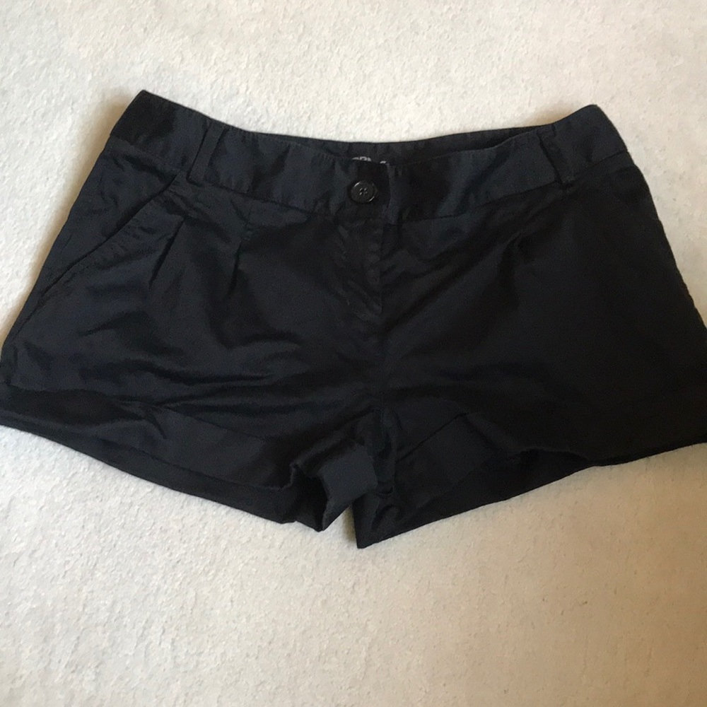 EXPRESS Black Cuffed Shorts 6
